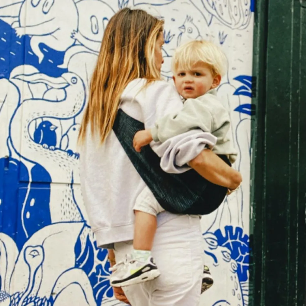 Porte bébé enfant en velours côtelé Black Rib