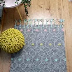 Pouf enfant tricoté Lili jaune oeuf (30 x 20 cm)