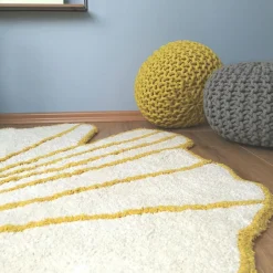 Pouf enfant tricoté Lili jaune oeuf (30 x 20 cm)