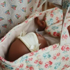 Poupée bébé Léa avec couffin