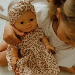 Poupée Léa avec tenue robe Léopard