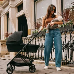 Poussette compacte Melio Carbon Almond Beige