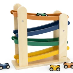 Rampe de course en bois avec 4 voitures