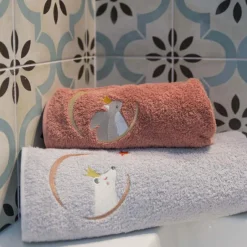 Serviette de bain grise ours personnalisable (70 x 140 cm)