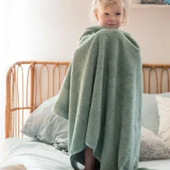 Serviette de bain vert d'eau pingouin personnalisable (70 x 140 cm)