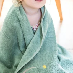 Serviette de bain vert d'eau pingouin personnalisable (70 x 140 cm)