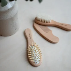 Set brosse et peigne bébé en bois avec pochette coton