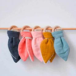 Set de naissance Bavoir et anneau de dentition Vert amande (personnalisable)