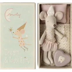 Souris fée des dents Petite soeur dans une boîte d'allumettes