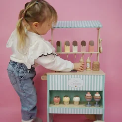 Stand de crèmes glacées en bois