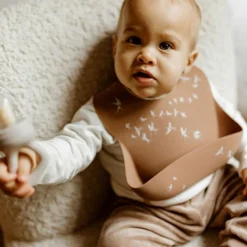 Sucette grignoteuse Argile avec 4 embouts