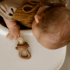 Sucette grignoteuse Caramel avec 4 embouts