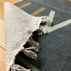 Tapis Alphabet rectangulaire gris (100 x 140 cm)