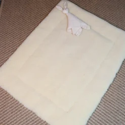 Tapis de jeu en laine Wooly (100 x 100 cm)