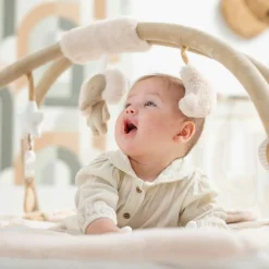 Tapis d'éveil avec arches Ernest, Flo et Oli (80 x 80 cm)