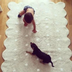 Tapis lavable biscuit beige à pois (120 x 160 cm)