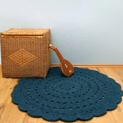 Tapis lavable rond Alma crochet bleu (120 cm)