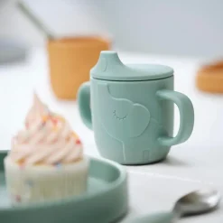 Tasse à bec en silicone Peekaboo Elphee Bleu