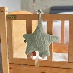 Étoile musicale Little Universe tricotée verte