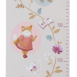 Toise Zoé prend le thé