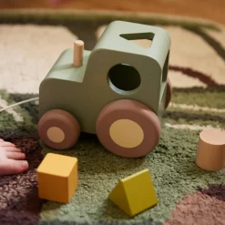 Tracteur à tirer avec trieur de formes