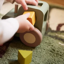 Tracteur à tirer avec trieur de formes