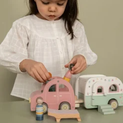 Voiture avec caravane