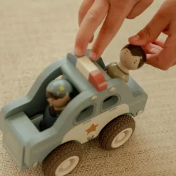 Voiture de police en bois