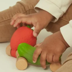 Voiture et jouet de dentition Sweetie la fraise